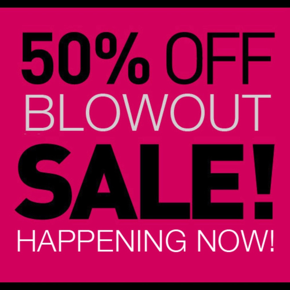 🎉 Big Sale!! 🎉 EVERYTHING ON SALE!!! 🖤🖤🖤🖤